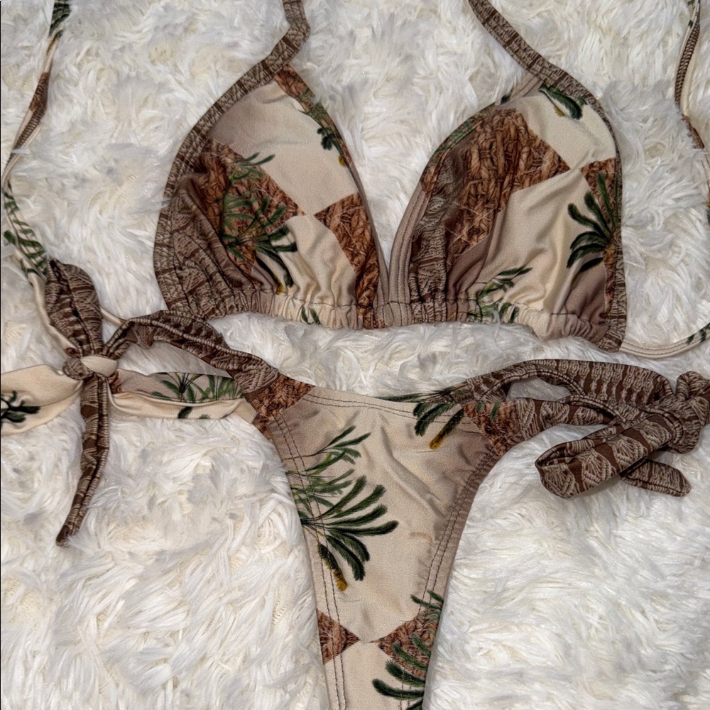 Tropical Print Bikini Set - Picture 3 of 5